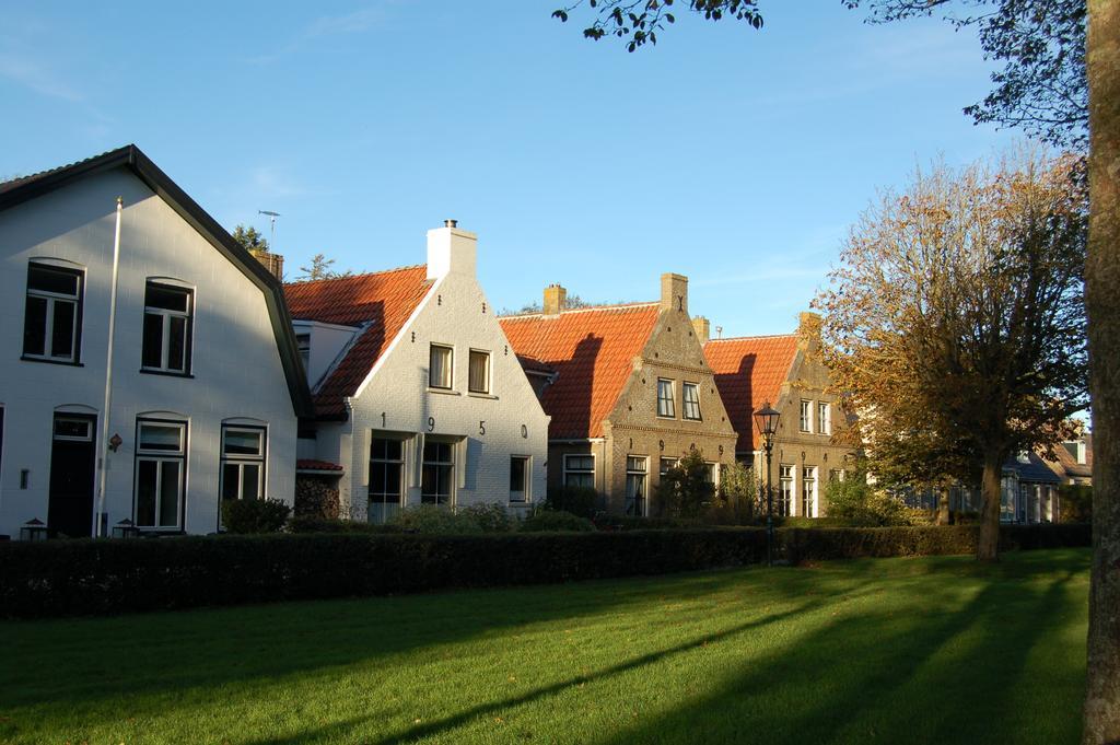 Hotel Graaf Bernstorff Schiermonnikoog Extérieur photo